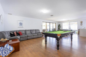 Singleton Impressions - EXECUTIVE ESCAPES Singleton